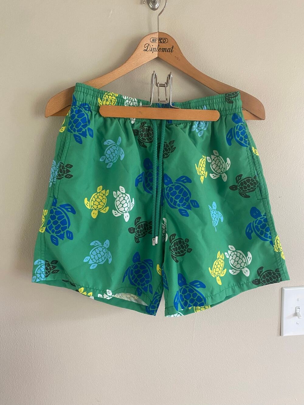 Vilebrequin Ronde des Tortues Multicolor Turtle Indies Swim Trunks Size L Green